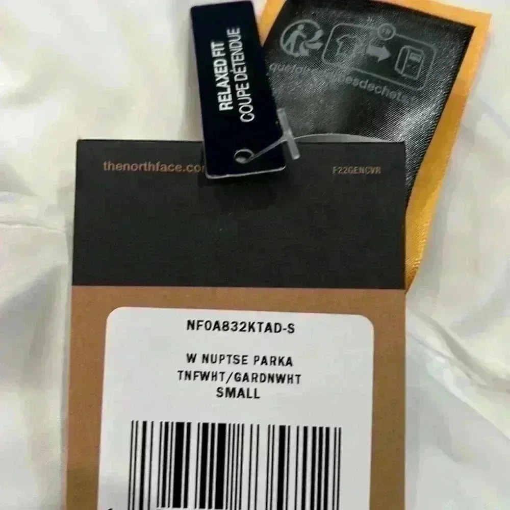 The North Face Women’s Nuptse Parka, Small - Picture 13 of 13